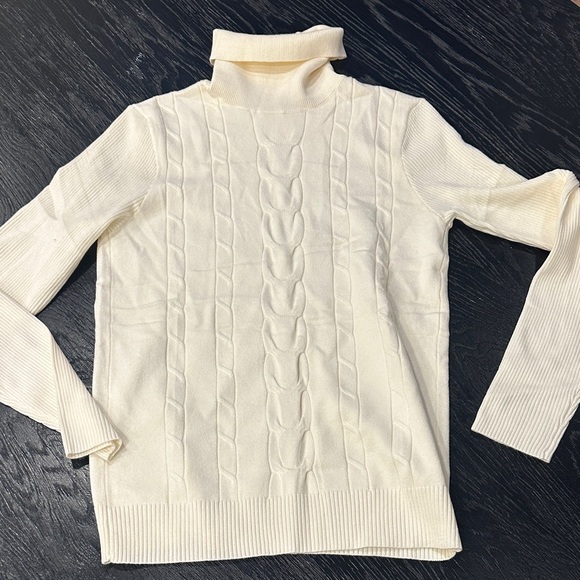 Leani Sweaters - Chic Ivory Cable Knit Turtleneck Sweater